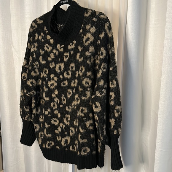 Leopard Animal Print Plus Size Sweater Bell Sleeves 2X XXL - Picture 3 of 7